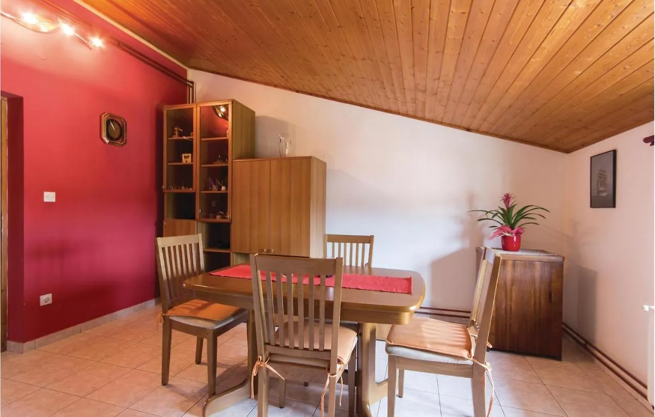 Three-Bedroom Apartment Pula With A Fireplace 02 Croatia