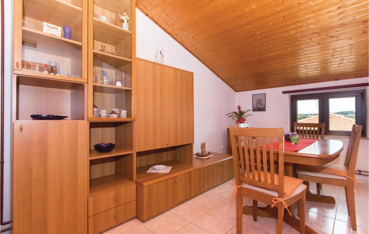 Three-Bedroom Apartment Pula With A Fireplace 02