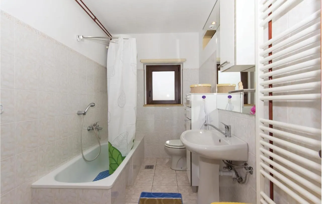 Three-Bedroom Apartment Pula With A Fireplace 02
